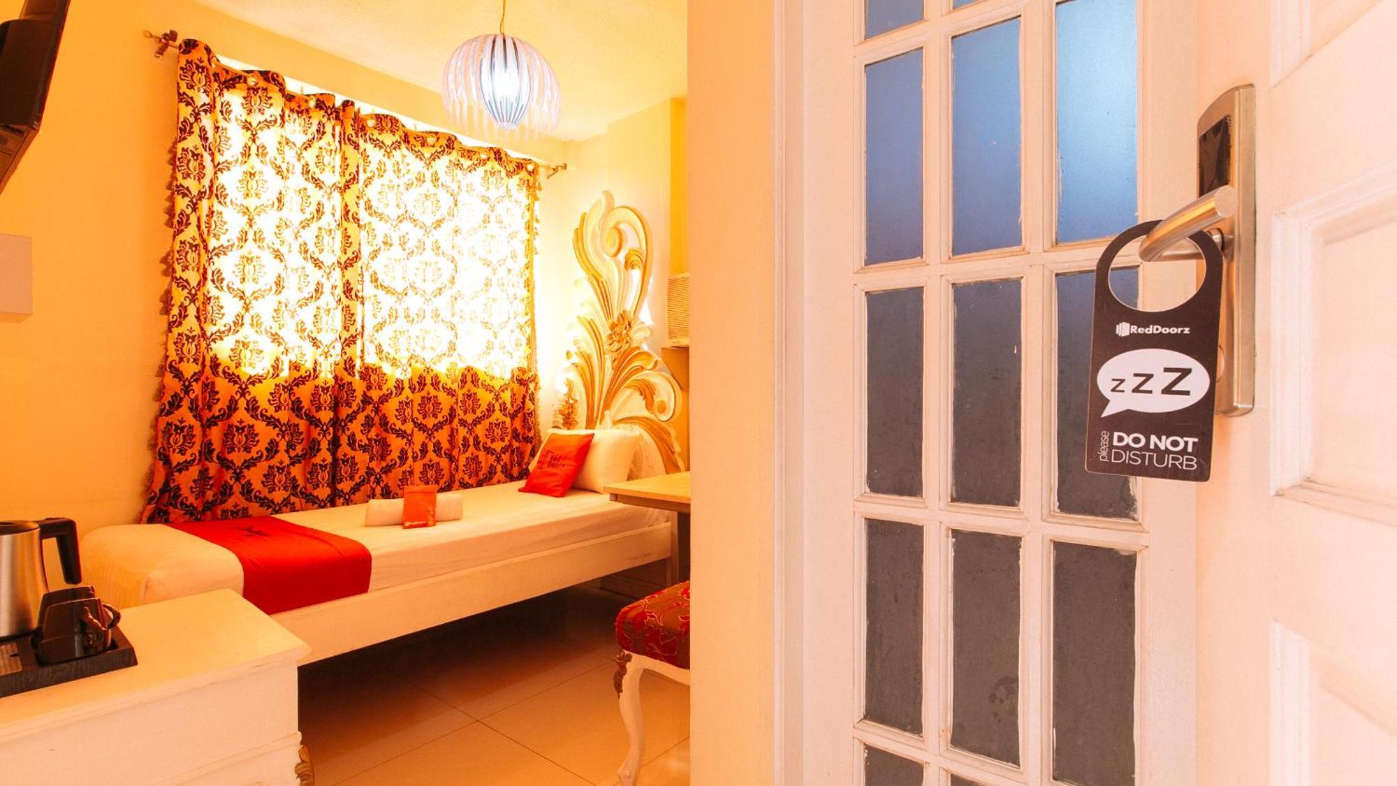 Reddoorz At Manila Venetian Hotel Kültér fotó