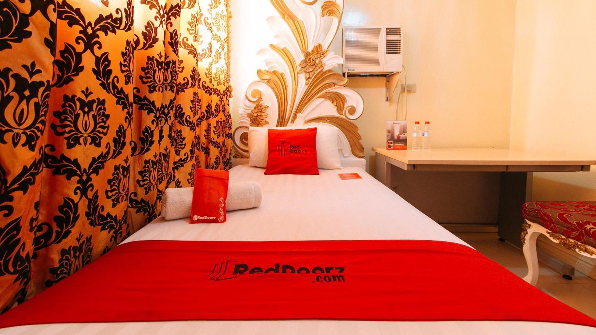 Reddoorz At Manila Venetian Hotel Kültér fotó