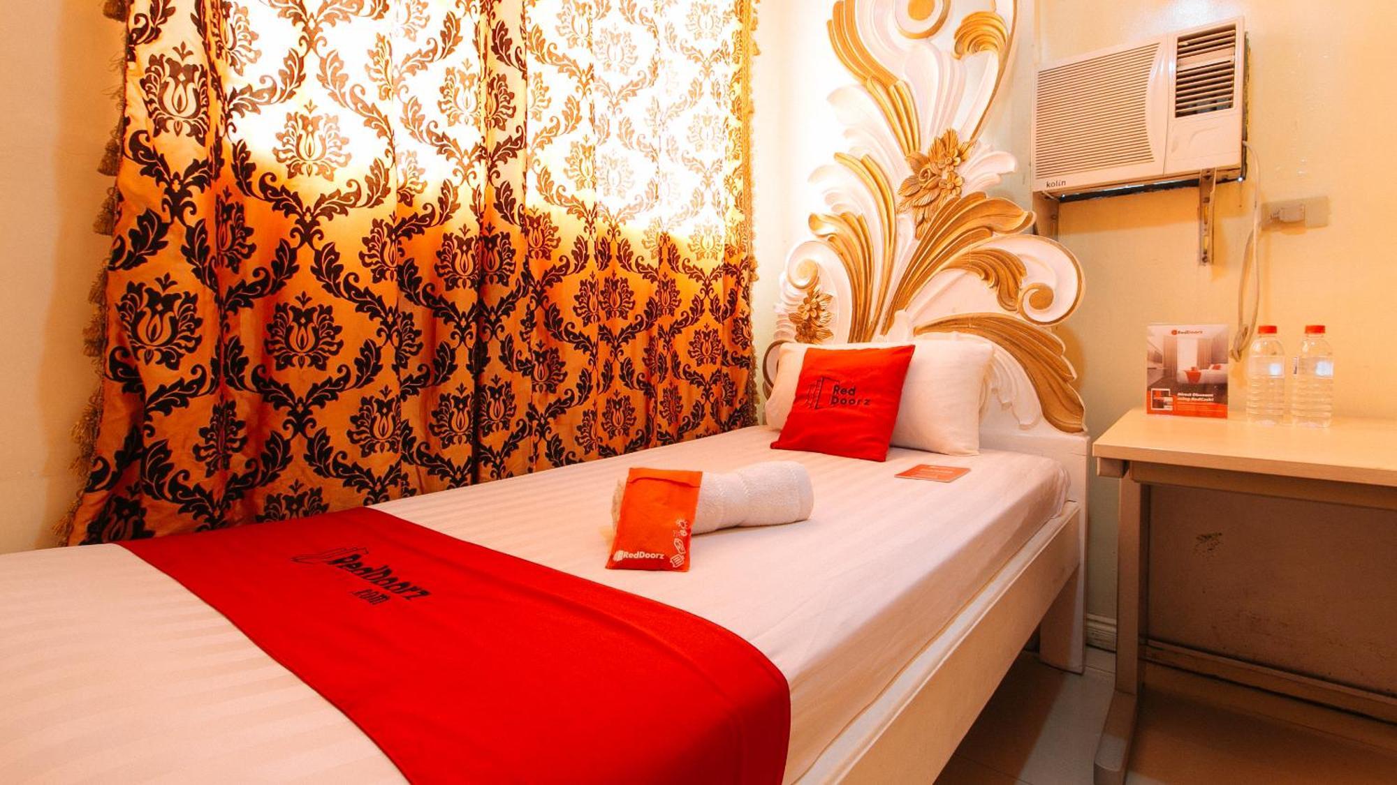Reddoorz At Manila Venetian Hotel Kültér fotó