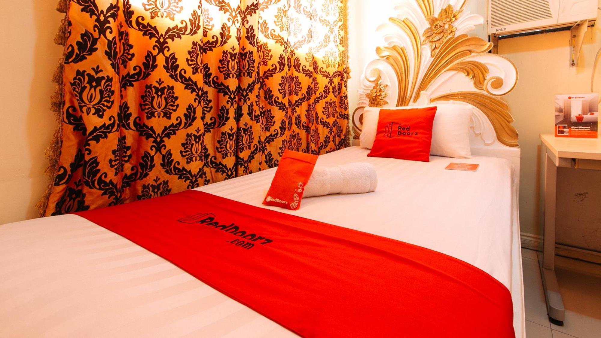 Reddoorz At Manila Venetian Hotel Kültér fotó